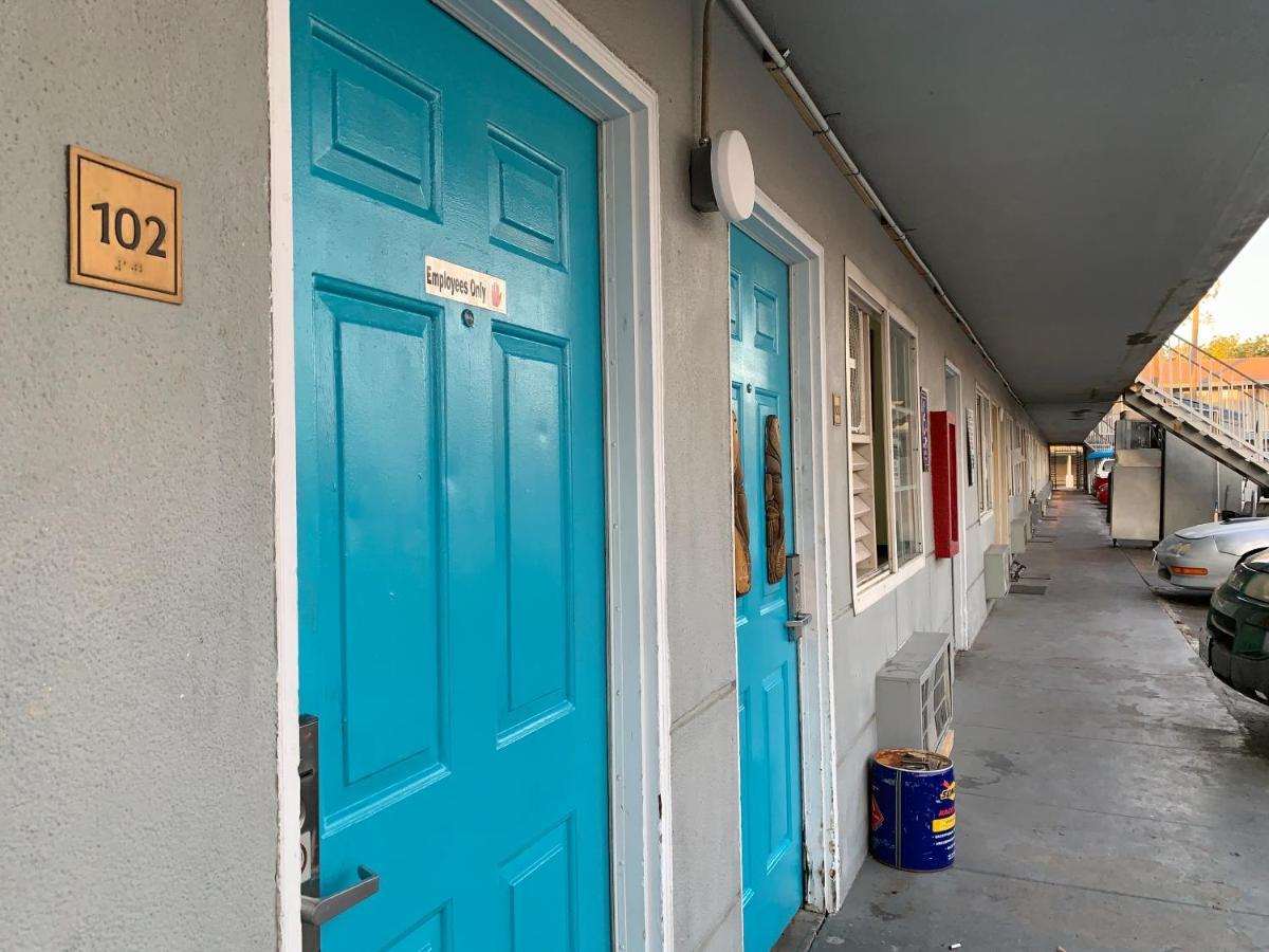 Tiki Lodge Mchenry - Downtown Modesto Exterior photo